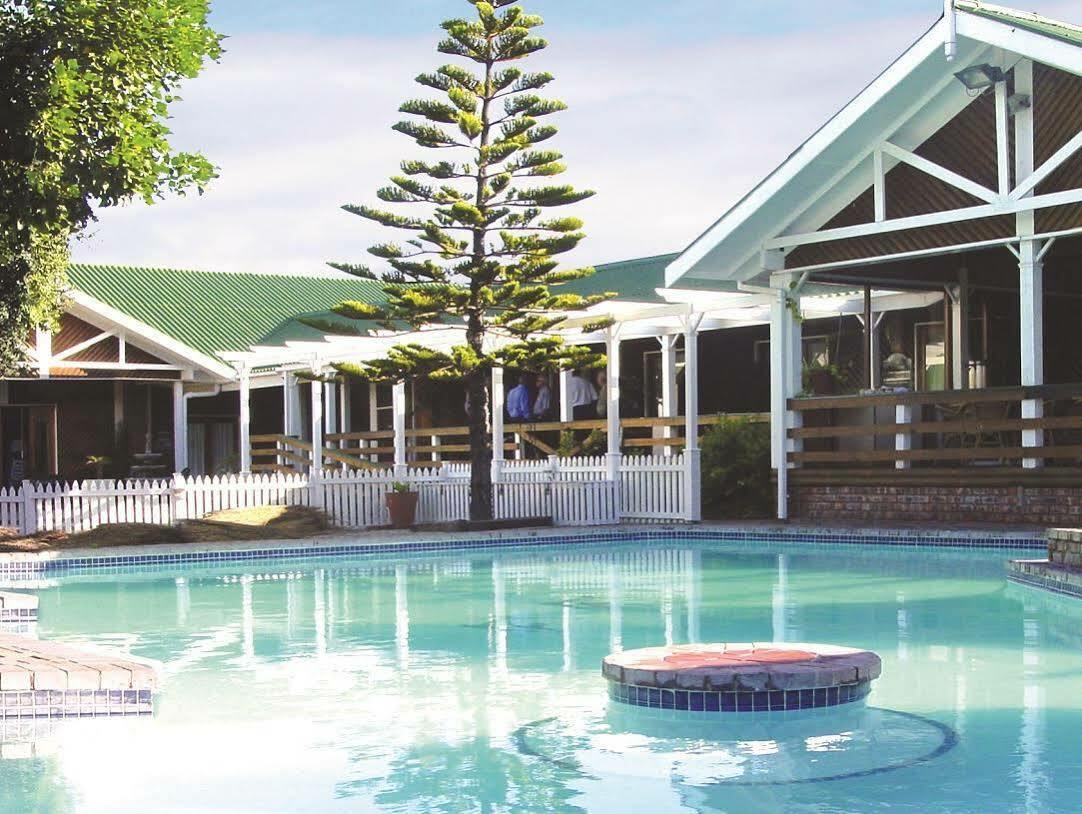 פורט אליזבת' Pine Lodge Resort מראה חיצוני תמונה
